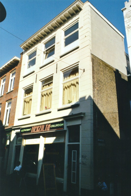 52/13 Hoogstraat 146
