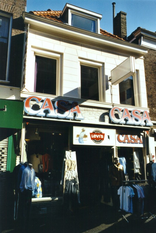 51/02 Hoogstraat 28
