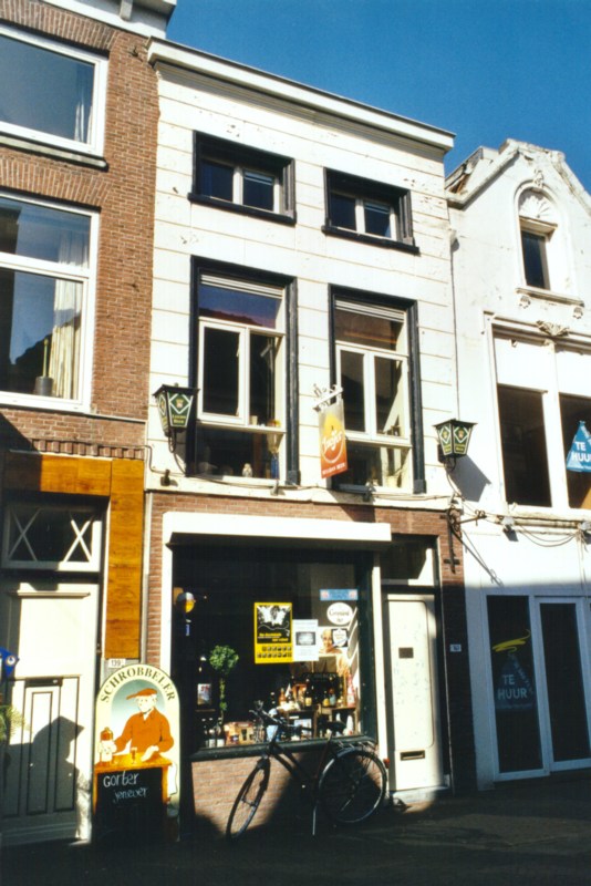 53/18 Hoogstraat 141
