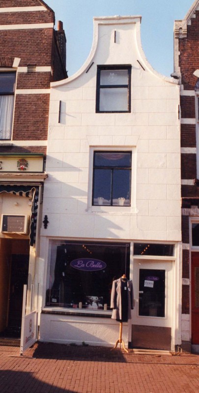 B153-99 Broersveld 153
